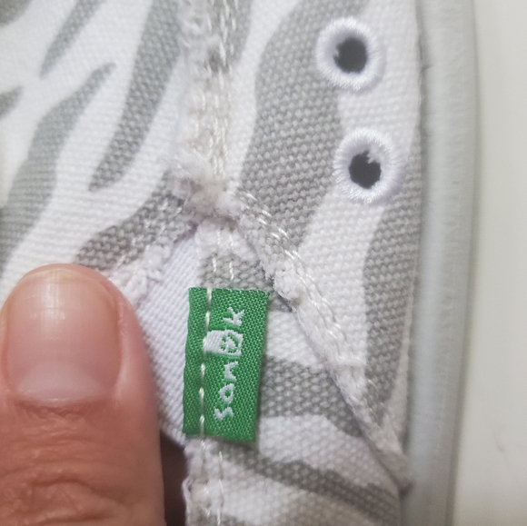 Sanuk I Am Gane Gray and White Zebra Print Slip-On Shoes Size 7 Worn Once - Picture 4 of 4